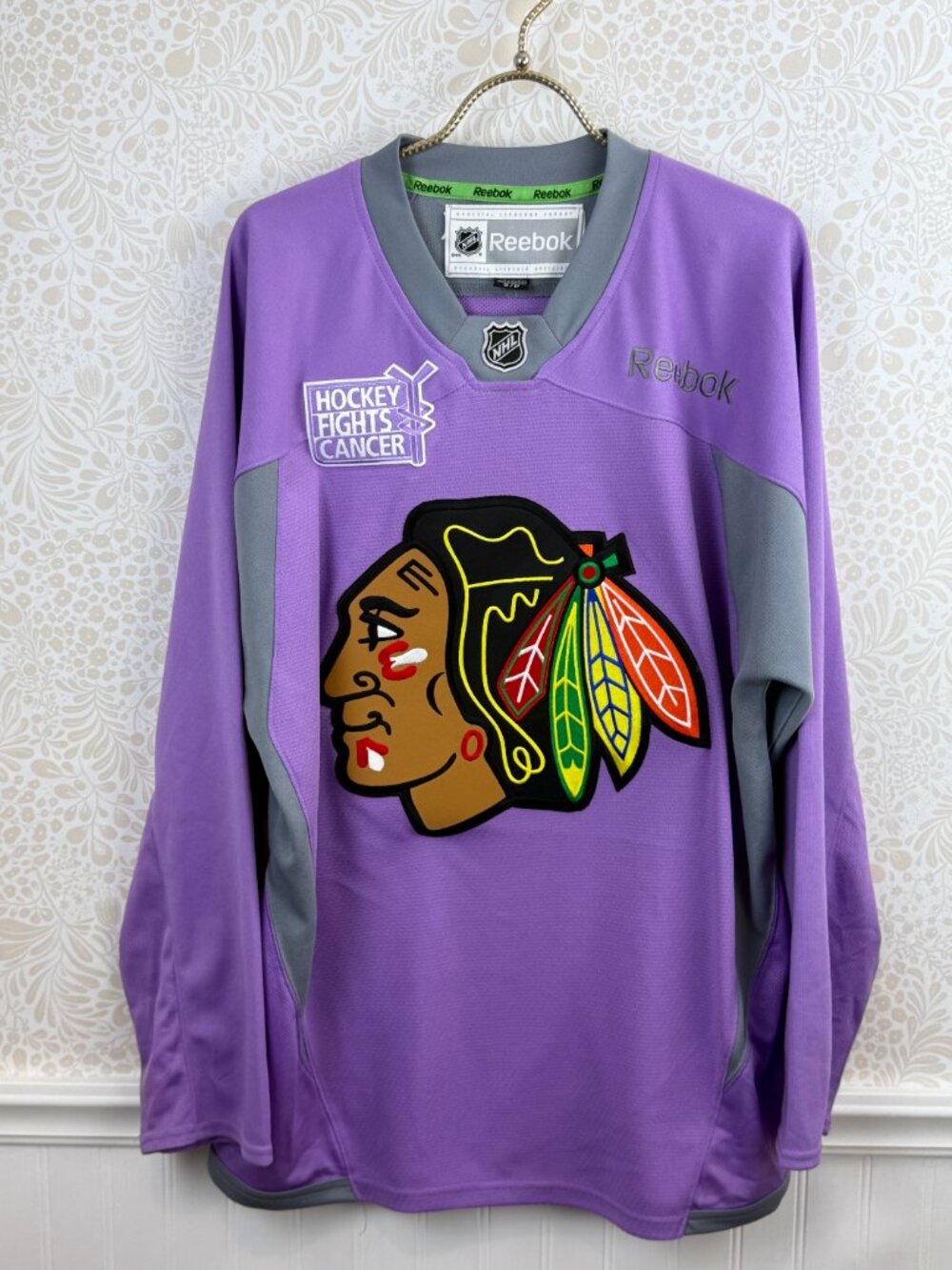Chicago Blackhawks Reebok NHL Men's Hockey Fights Cancer Jersey - Size - Small - Picture 2 of 6